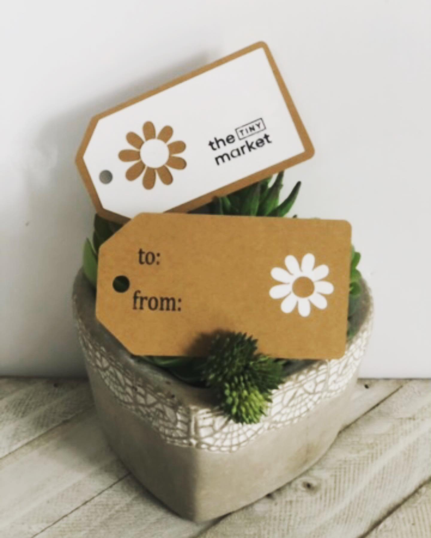 Company Logo Tags -Daisy Tags